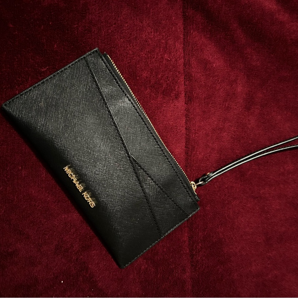 Michael Kors Black Wristlet 🖤💛